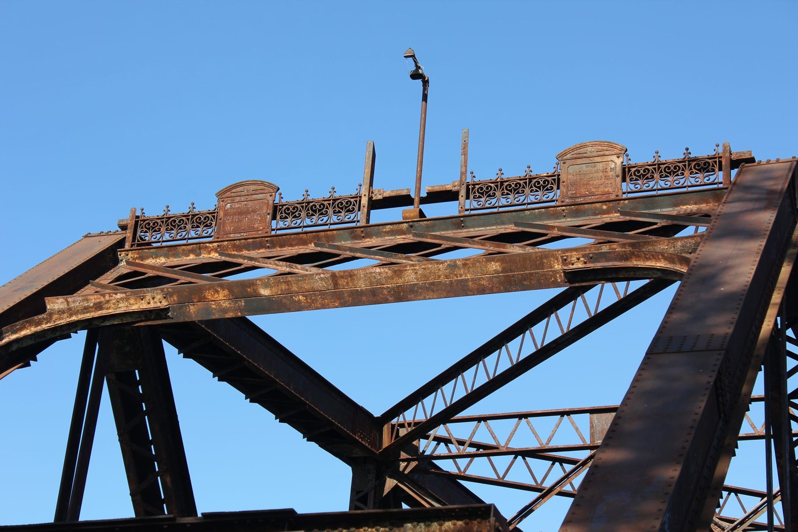 Portal bracing, Iowa swing span (span #2)